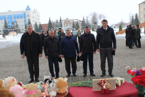 Нурлатцы почтили память погибших в ходе теракта в Подмосковье