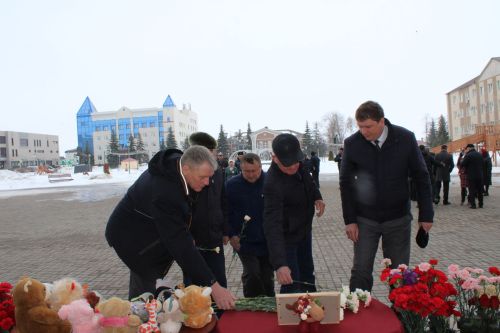 Нурлатцы почтили память погибших в ходе теракта в Подмосковье