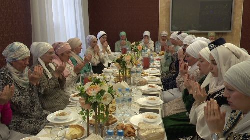 В Нурлате в кафе прошел ифтар-меджлис при поддержке депутата Госсовета РТ