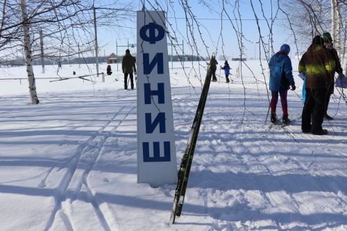 Нурлатские нефтяники встали на лыжи в память Владимира Шугаева