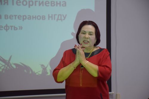 В КДЦ «Грани» прошел музыкальный вечер для представительниц старшего поколения