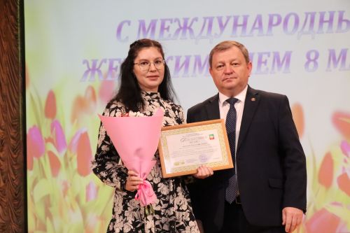 В Нурлате прошел большой праздничный концерт к 8 Марта