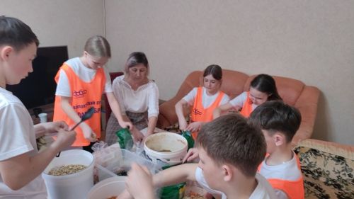 Школьники из Егоркина собирают сухие супы для участников СВО