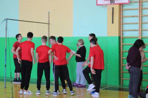 На базе Нурлатской гимназии состоялся муниципальный этап военно-патриотической игры «Зарница 2.0»
