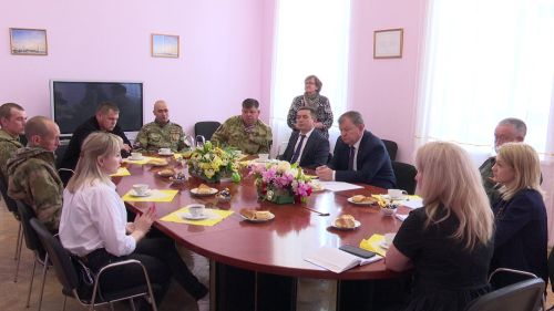 Дамир Ишкинеев встретился с бойцами, приехавшими из зоны СВО в краткосрочный отпуск