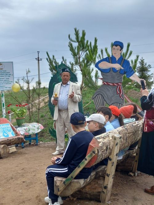 В парке села Чулпаново отметили День родного языка
