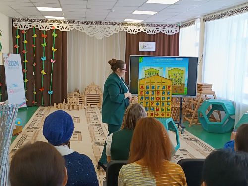 Воспитатели нурлатского детского сада «Алсу» поделились опытом работы с коллегами