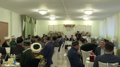 Дамир Ишкинеев в образовательном центре имени Ахмадзаки Сафиуллина провел ифтар-меджлис