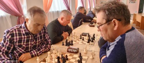 В Нурлате прошли турниры по шахматам и шашкам, посвященные Дню Победы
