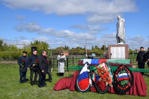 В деревне Ерыкла с почестями похоронили погибшего на СВО земляка