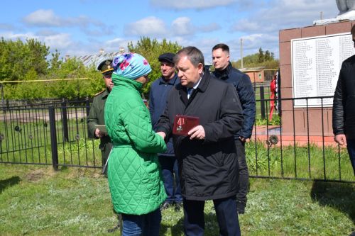 В деревне Ерыкла с почестями похоронили погибшего на СВО земляка
