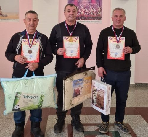 В Нурлате прошли турниры по шахматам и шашкам, посвященные Дню Победы
