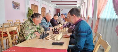 В Нурлате прошли турниры по шахматам и шашкам, посвященные Дню Победы