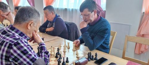 В Нурлате прошли турниры по шахматам и шашкам, посвященные Дню Победы