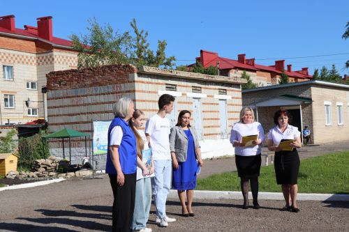 В Нурлате в знании ПДД соревновались не только дошколята, но и их родители