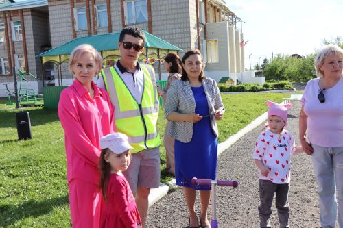 В Нурлате в знании ПДД соревновались не только дошколята, но и их родители