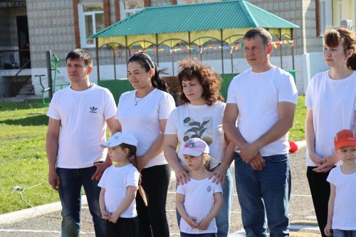 В Нурлате в знании ПДД соревновались не только дошколята, но и их родители