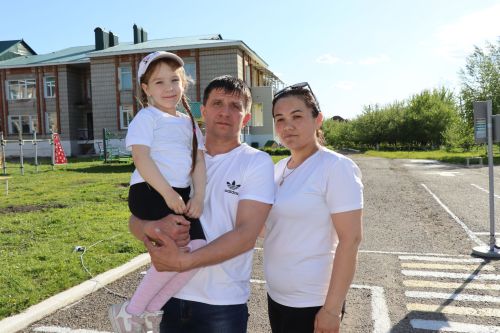 В Нурлате в знании ПДД соревновались не только дошколята, но и их родители