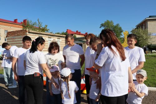 В Нурлате в знании ПДД соревновались не только дошколята, но и их родители