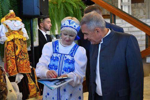 Рустам Минниханов поделился фотографиями с фестиваля «Эхо веков в истории семьи»