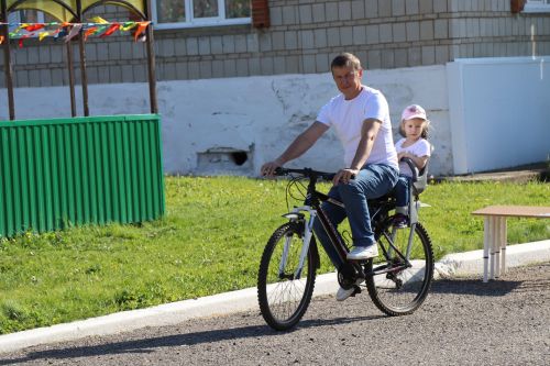 В Нурлате в знании ПДД соревновались не только дошколята, но и их родители