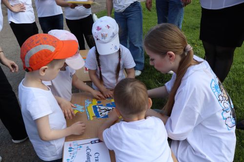 В Нурлате в знании ПДД соревновались не только дошколята, но и их родители