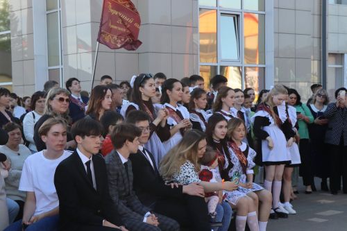 В Нурлате выпускники соревновались в битве флешмобов (фоторепортаж)