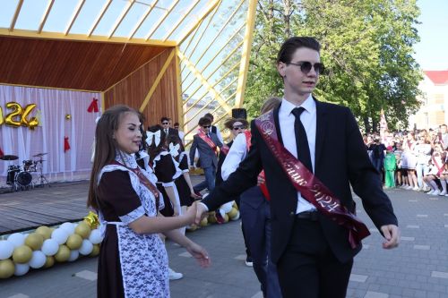 В Нурлате выпускники соревновались в битве флешмобов (фоторепортаж)