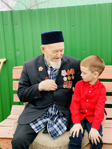 Участник нашего конкурса «О тех, кто час победы приближал» - Ризван Зайнутдинов