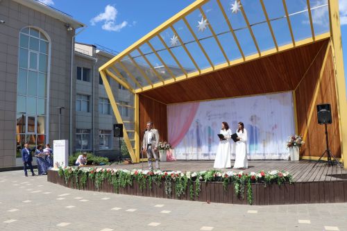 В Нурлате торжественно поздравили медицинских работников с профессиональным праздником