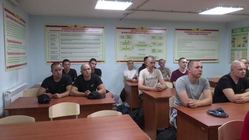 Из Нурлата на срочную службу отправились сразу 17 юношей