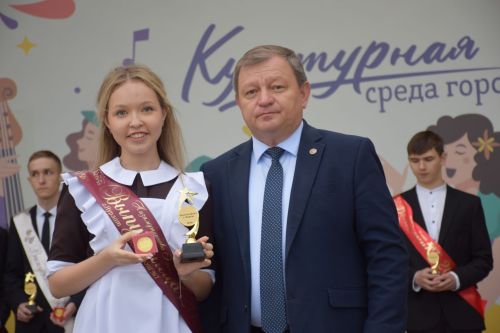 В Нурлате чествовали лучших выпускников нашего района (ФОТОРЕПОРТАЖ)