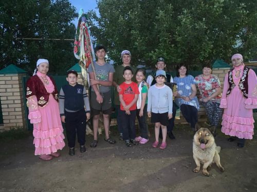 В селах Нурлатского района продолжается сбор подарков к Сабантую