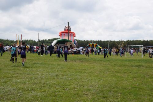 На Сабантуе в Нурлате Рифат Абдулвалиев поднялся за петухом за 30 секунд