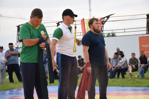 Абсолютным батыром Сабантуя в Нурлате стал Марсель Гузаиров