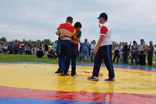 Абсолютным батыром Сабантуя в Нурлате стал Марсель Гузаиров