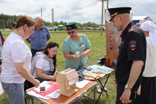 «Нурлат-информ» организовал подписку на «Дружбу» и разыграл главный приз Сабантуя – барана