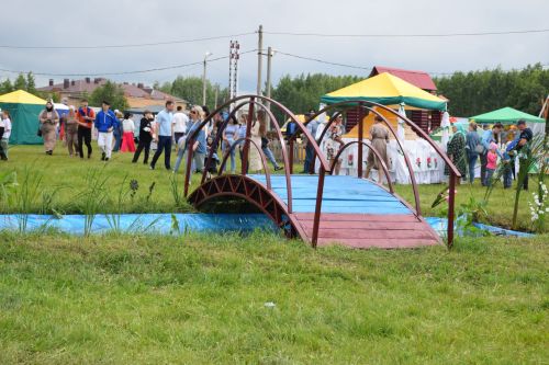 На Сабантуе в Нурлате Рифат Абдулвалиев поднялся за петухом за 30 секунд
