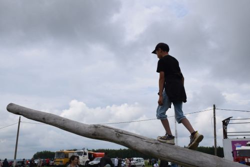 На Сабантуе в Нурлате Рифат Абдулвалиев поднялся за петухом за 30 секунд