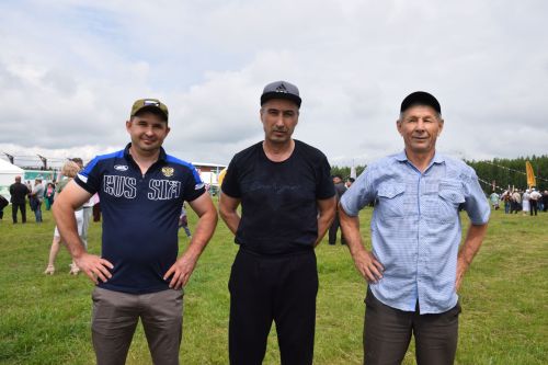 На Сабантуе в Нурлате Рифат Абдулвалиев поднялся за петухом за 30 секунд