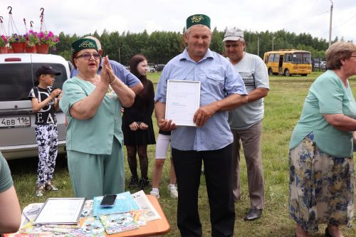 «Нурлат-информ» организовал подписку на «Дружбу» и разыграл главный приз Сабантуя – барана