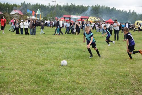 На Сабантуе в Нурлате Рифат Абдулвалиев поднялся за петухом за 30 секунд