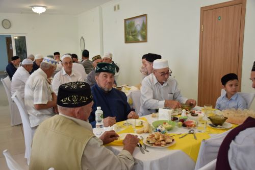 В Нурлате состоялась встреча с паломниками, вернувшимися с хаджа (фоторепортаж)