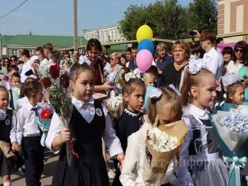 В этом году новый учебный год для российских школьников начнется на день позже