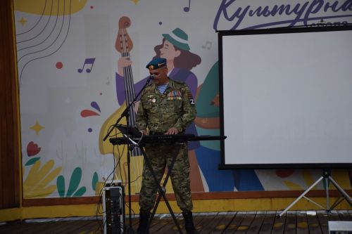 Праздничные мероприятия в День ВДВ завершились в сквере «Театральный»