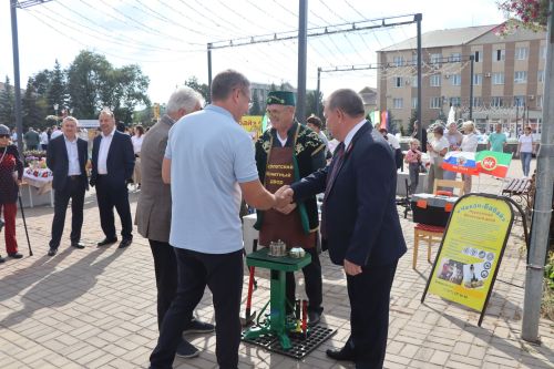 Сегодня нурлатцы отметили День работников нефтяной и газовой промышленности  (фоторепортаж)