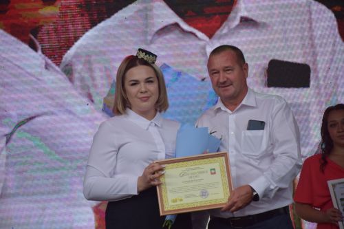В День республики в Нурлате наградили победителей конкурса по озеленению