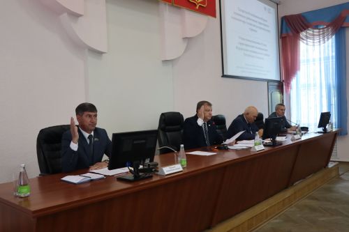Заместитель главы Нурлатского района Линар Маняпов досрочно сложил свои полномочия