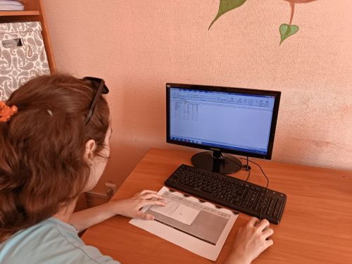 В Нурлатском центре «Гармония» для получателей услуг провели занятие по компьютерной грамотности