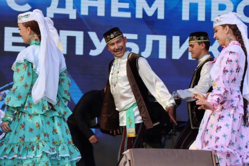 Нурлатцы отмечают День профсоюзов (фоторепортаж)